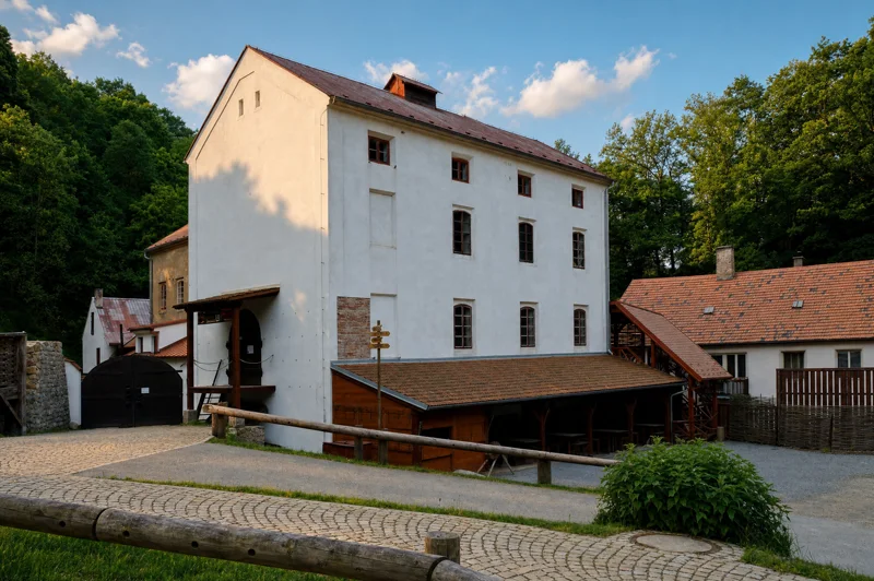 Housův Mlýn