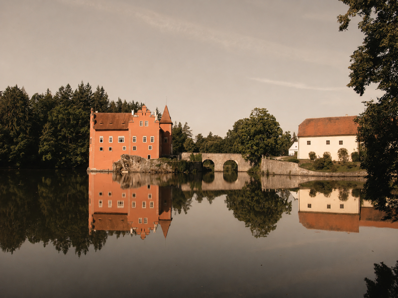 Zámek Červená Lhota