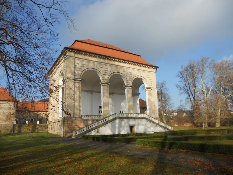 Valdštejnská lodžie